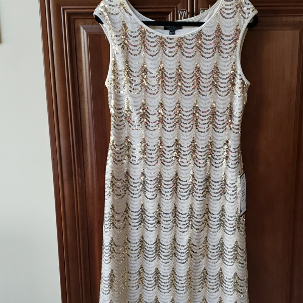 Connected apparel Dress